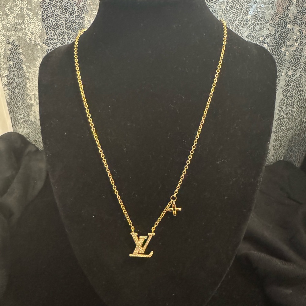 Louis Vuitton Gold LV Pendant Necklace